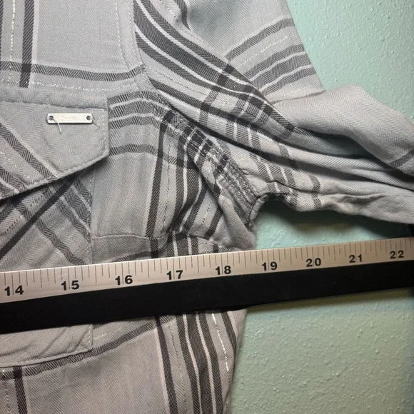Casual Collection by F&F Plaid Silver and Black Button Down| Size US 6 - Picture 6 of 8